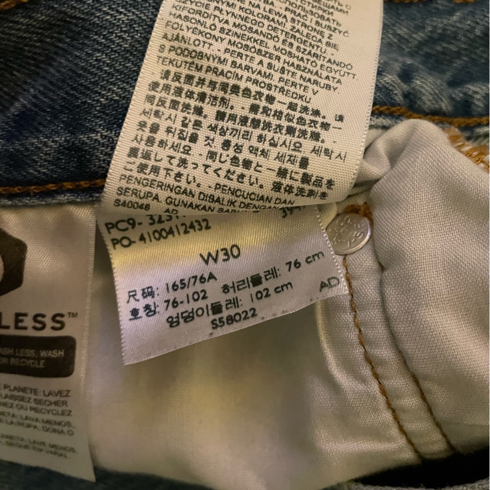 LEVI’S 501 denim Shorts Size 30” Women’s Distressed Medium Wash Blue Casual Y1 - Picture 3 of 3